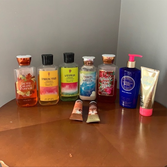 Victoria’s Secret & Bath and body works shower gel/lotion bundle - Picture 1 of 7